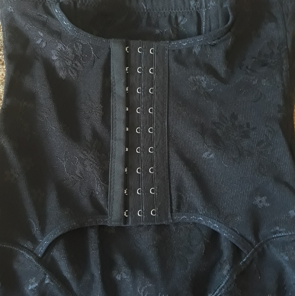 Tummy Control Body Shaper Lace Shorts - Picture 5 of 5